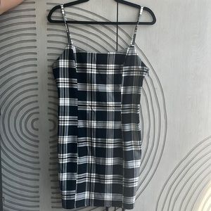 H&M Black and white (with yellow undertone) patterned mini dress